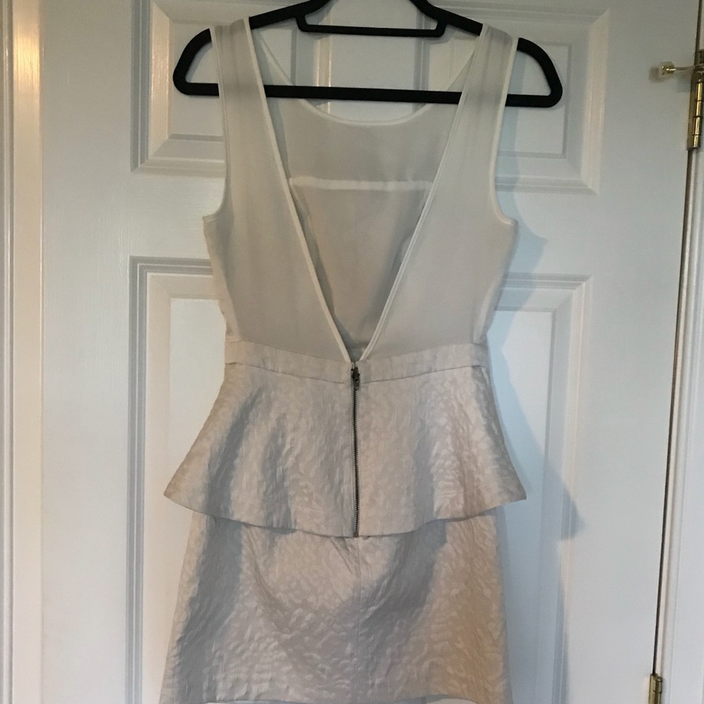 Silence + Noise Jacquard Peplum Pencil Dress - Picture 4 of 5